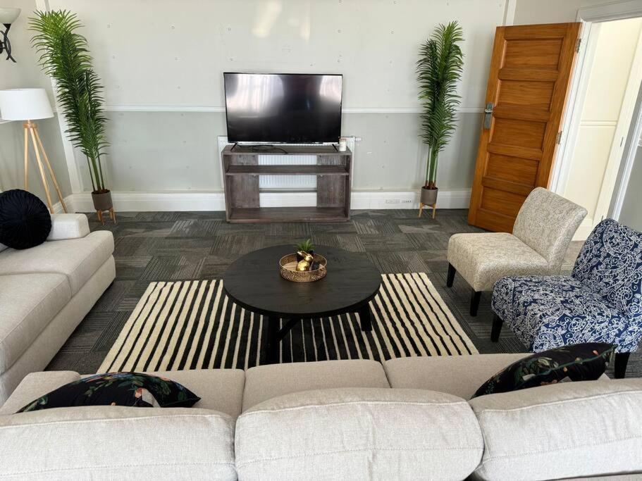 4 Large Bedroom Apartment In The City Hastings Eksteriør bilde