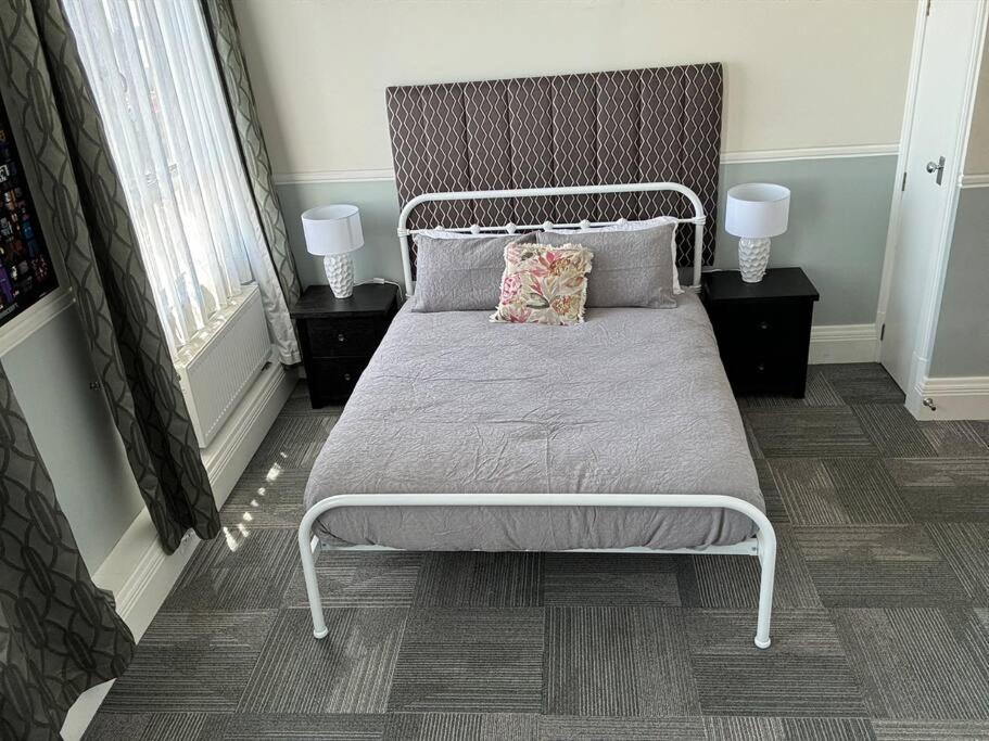 4 Large Bedroom Apartment In The City Hastings Eksteriør bilde