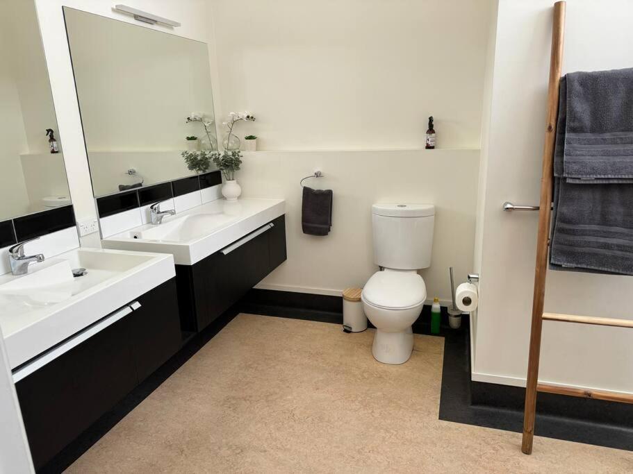 4 Large Bedroom Apartment In The City Hastings Eksteriør bilde